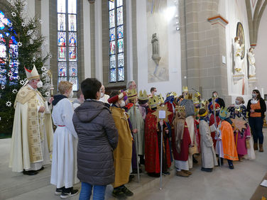 Diözesale Aussendung der Sternsinger des Bistums Fulda in St. Crescentius (Foto: Karl-Franz Thiede)